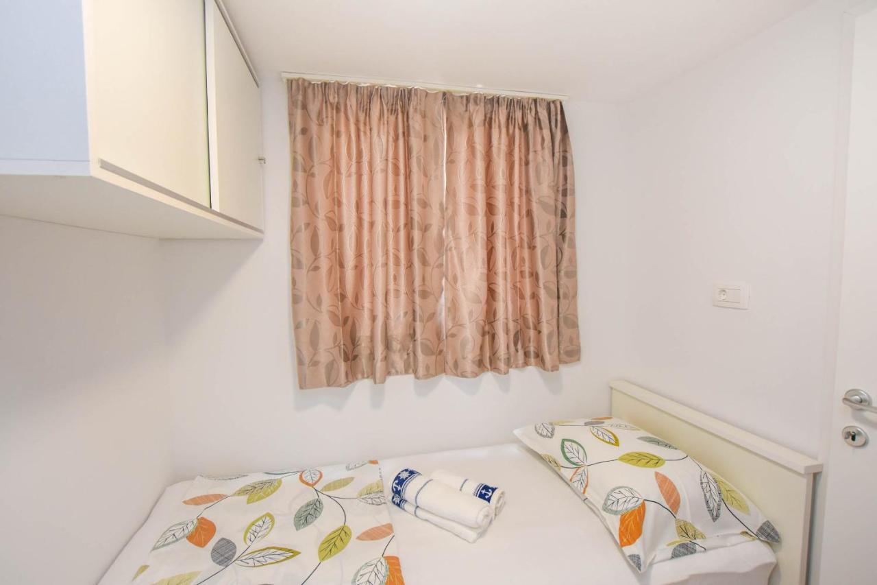 Mobile Home Dandelion ビオグラード・ナ・モル エクステリア 写真