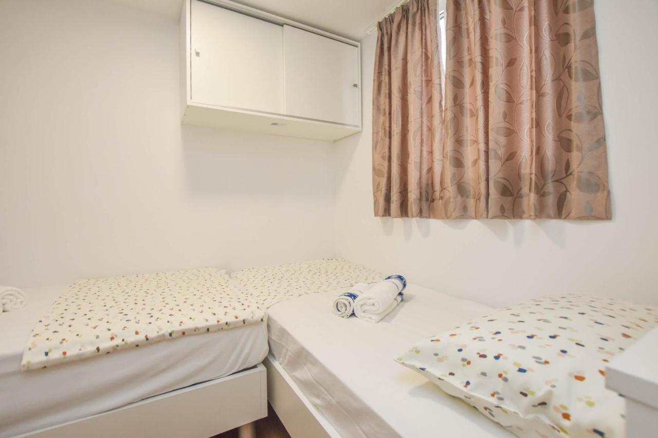 Mobile Home Dandelion ビオグラード・ナ・モル エクステリア 写真